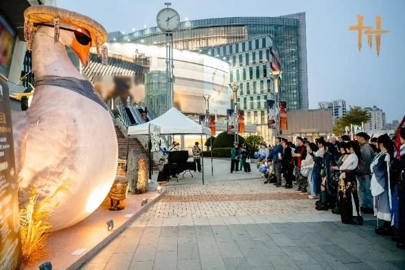 《燕雲十六聲》今（3/6）發布首次最大更新「河西資料片」V1.4版本，  超人氣鵝霸化身巨星空降高雄巨蛋，帶來豐富驚喜！