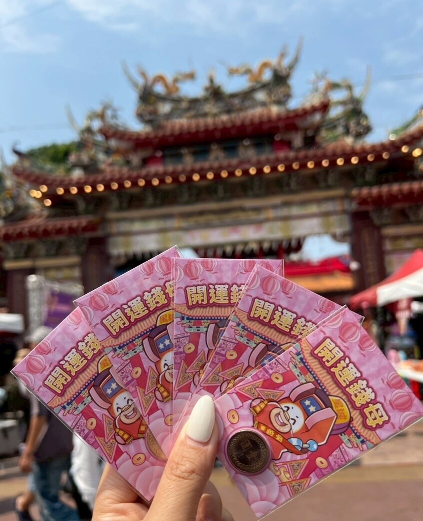 一張含有戶外, 天空, 神殿, 服裝的圖片AI 產生的內容可能不正確。