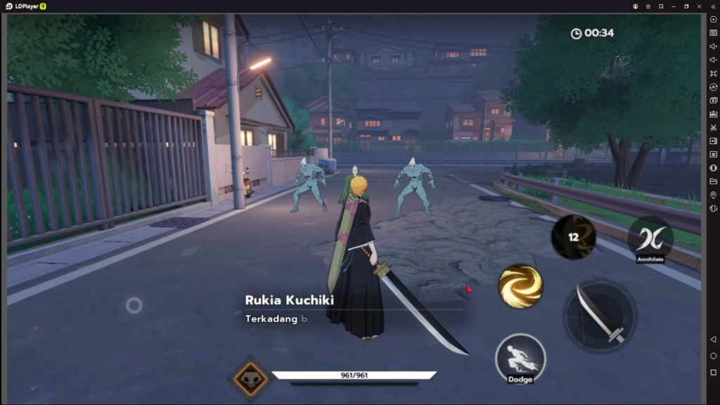 Ichigo Kurosaki menghadap tiga monster Hollow berwarna putih-abu-abu.