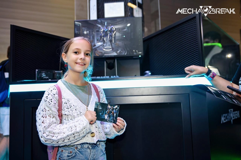 科幻機甲新作《Mecha BREAK》亮相Gamescom2024，微軟遊戲執行長Phil·Spencer現身打卡