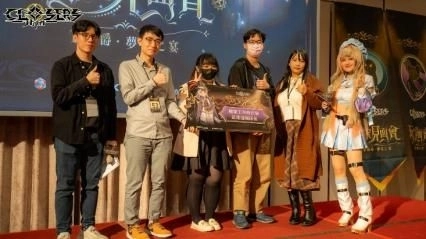 一張含有 服裝, 足部穿著, 人員, 人的臉孔 的圖片

AI 產生的內容可能不正確。