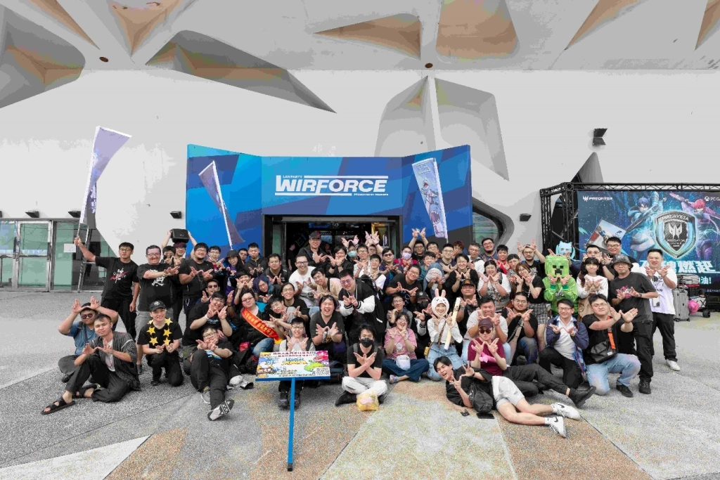 一張含有 服裝, 人員, 群組, 人民 的圖片

自動產生的描述