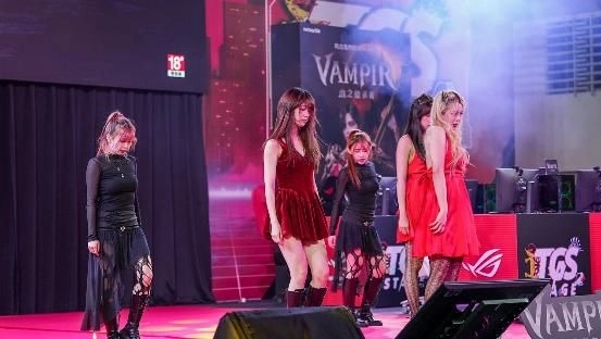 韓開發團隊親臨《VAMPIR：血之繼承者》發布會與玩家互動