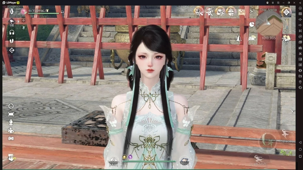 Karakter cantik Sylph Sword of Justice berbaju putih.