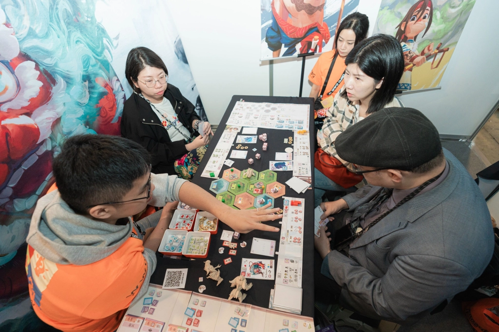 年前搶優惠！台北國際電玩展桌遊樂園買氣旺　獨立遊戲專區試玩人潮滿滿