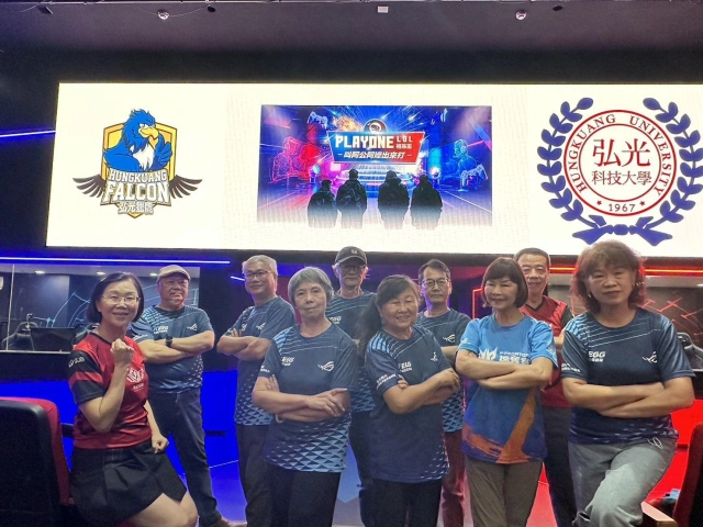 阿公阿嬤打起來！  相差45歲的對決「祖孫盃」電競賽