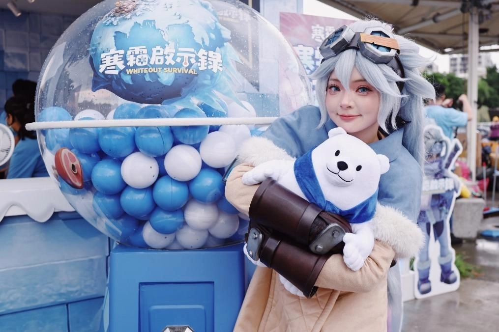 一張含有 服裝, 人的臉孔, 人員, 微笑 的圖片

AI 產生的內容可能不正確。