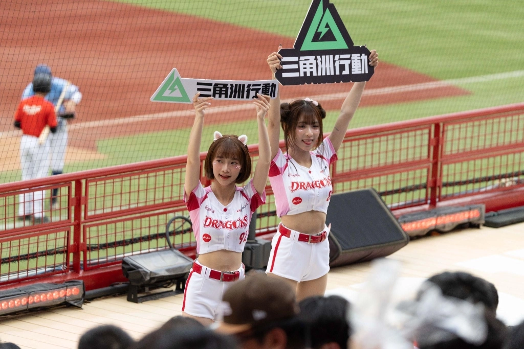 《Garena® 三角洲行動》席捲天母棒球場 李多慧領軍小龍女掀排隊熱潮