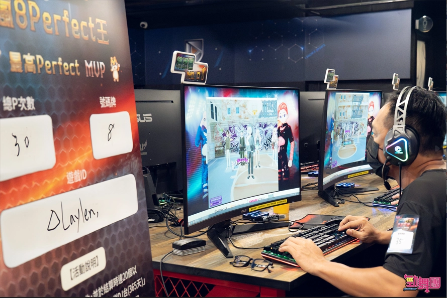 一張含有 文字, 室內, 電腦監視器, 電腦 的圖片
自動產生的描述