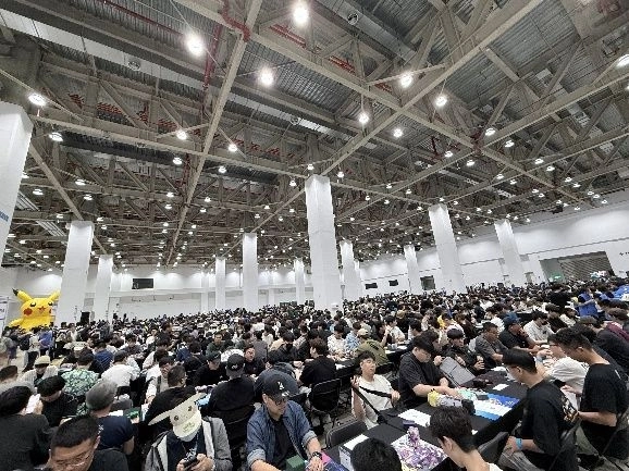 寶可夢「2025-26 臺灣大師球聯盟賽」 來自全臺各地的粉絲齊聚臺中,盛況空前