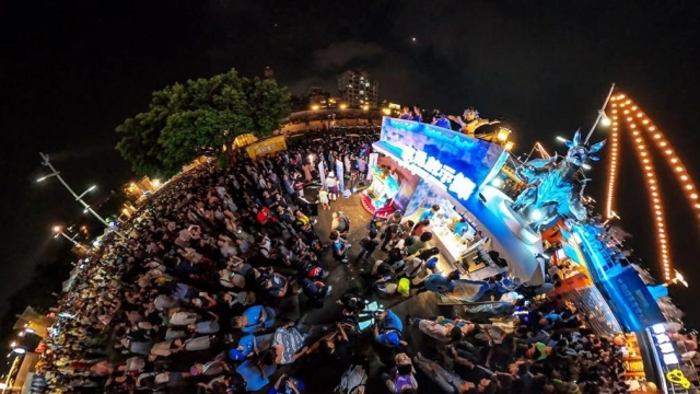 《寒霜啟示錄》前進大稻埕打造新地標 首日湧入上萬人一起啟凍寒霜煙火節