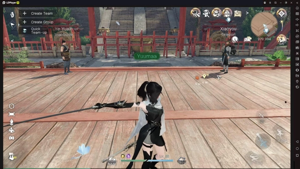 Kelas Nightwaker Sword of Justice sedang beraksi dengan pedangnya.