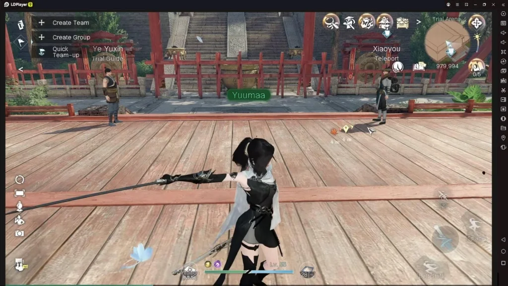Kelas Nightwaker Sword of Justice sedang beraksi dengan pedangnya.