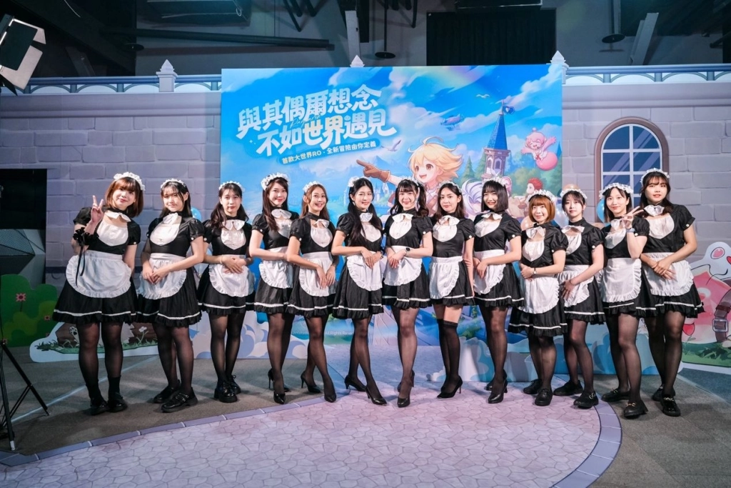 一張含有 服裝, 微笑, 人員, 足部穿著 的圖片

AI 產生的內容可能不正確。