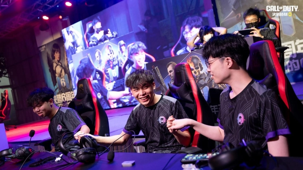 《Garena決勝時刻 Mobile》「決勝 6 周年盃」Change World 奪冠封王